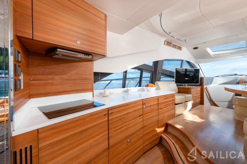 Sealine T 50 - Yacht Charter Sailica