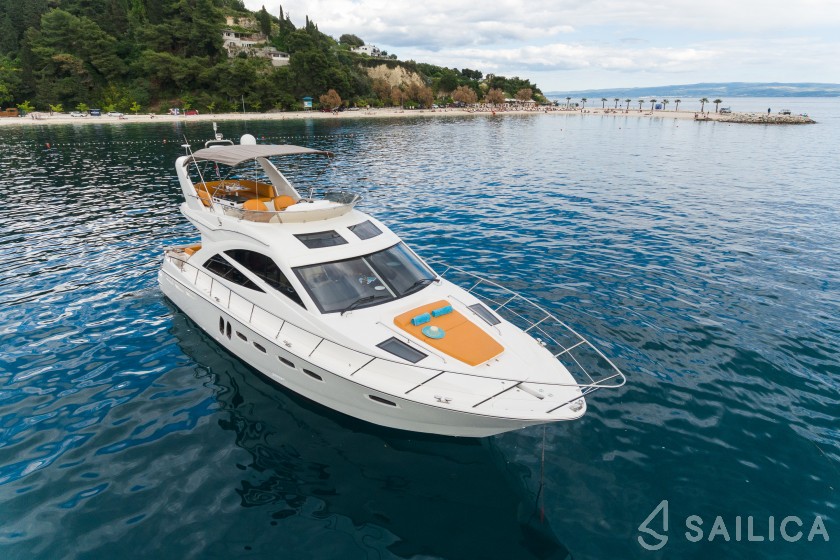 Sealine T 50 - Yacht Charter Sailica