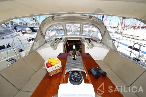 Bavaria 37 Cruiser - Yacht Charter Sailica