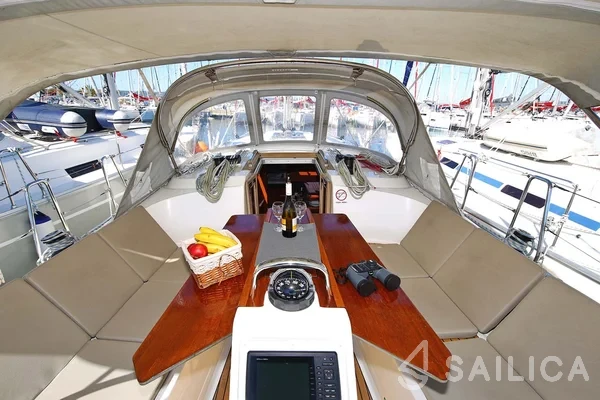 Bavaria 37 Cruiser - Yacht Charter Sailica
