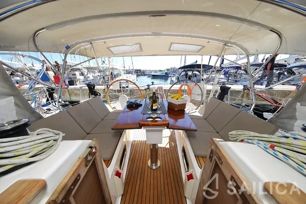 Bavaria 37 Cruiser - Yacht Charter Sailica