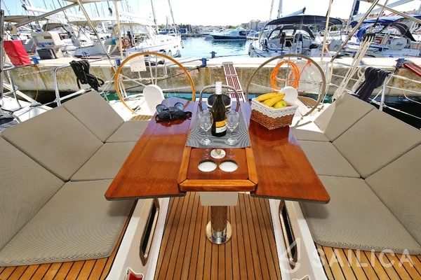 Bavaria 37 Cruiser - Yacht Charter Sailica