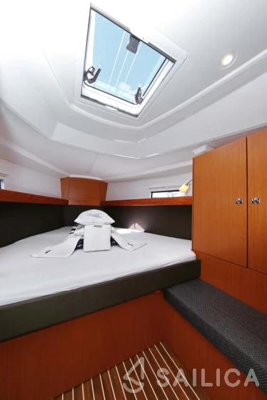 Bavaria 37 Cruiser - Yacht Charter Sailica