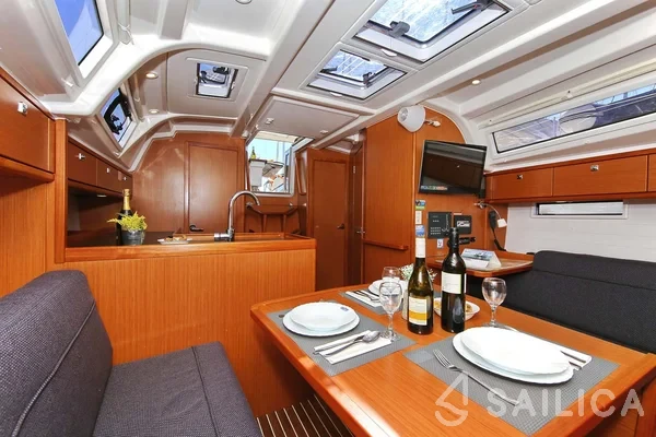 Bavaria 37 Cruiser - Yacht Charter Sailica