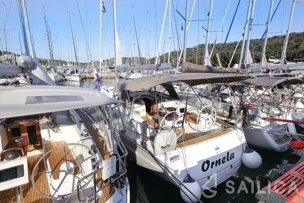 Bavaria 40 Cruiser - Yacht Charter Sailica