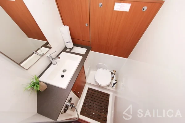 Bavaria 40 Cruiser - Yacht Charter Sailica