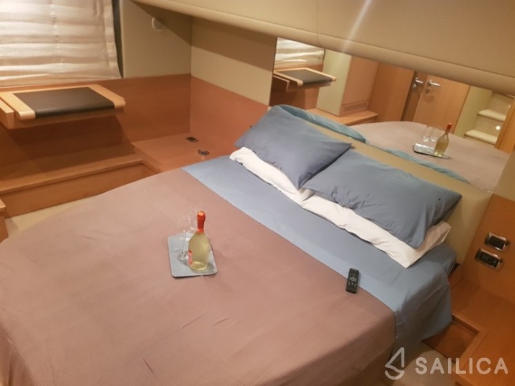 Aicon 54 - Yacht Charter Sailica