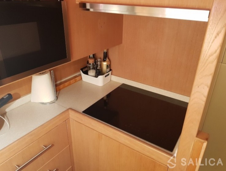 Aicon 54 - Yacht Charter Sailica