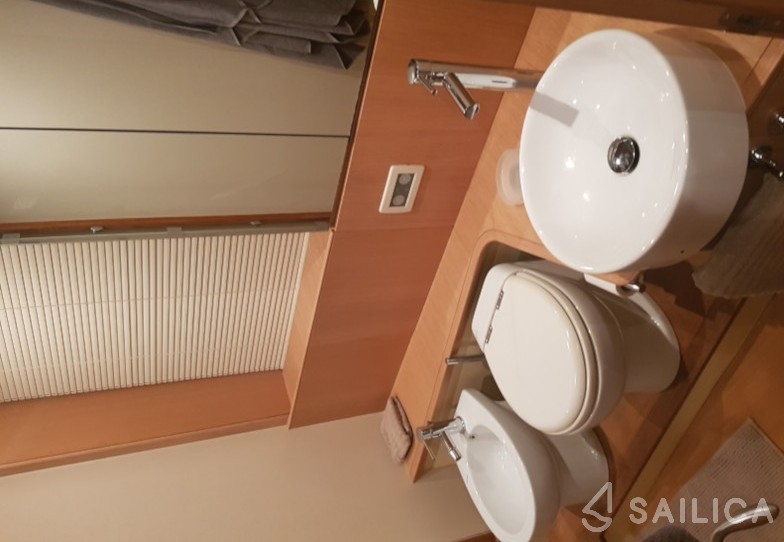Aicon 54 - Yacht Charter Sailica