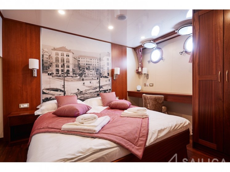 Motoryacht - Yacht Charter Sailica