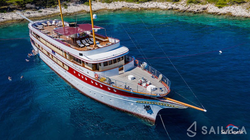 Motoryacht - Yacht Charter Sailica