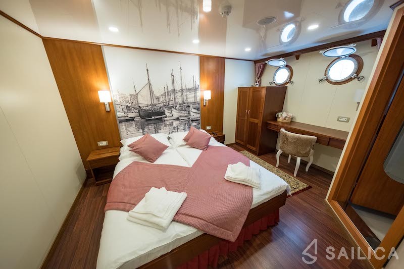 Motoryacht - Yacht Charter Sailica