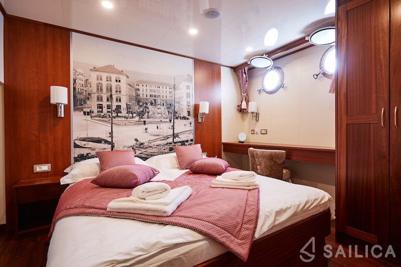 Motoryacht - Yacht Charter Sailica