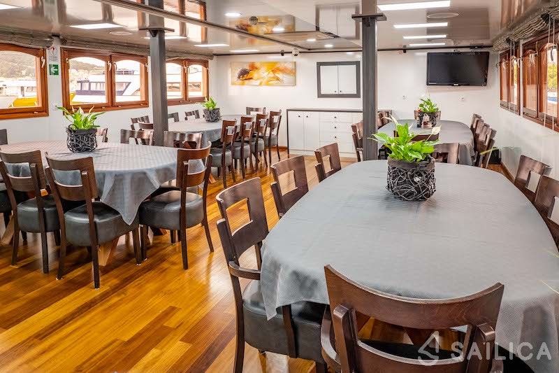 Motoryacht - Yacht Charter Sailica