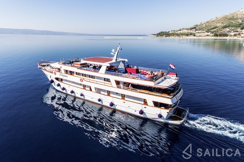 Motoryacht - Yacht Charter Sailica