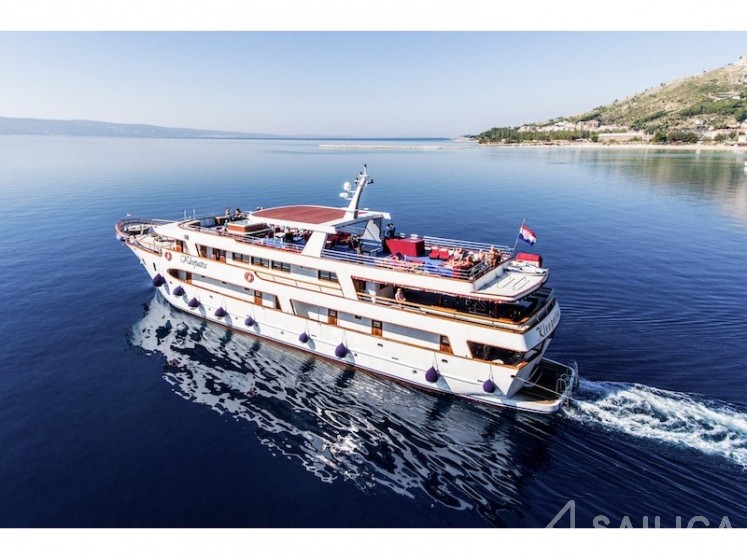 Motoryacht - Yacht Charter Sailica