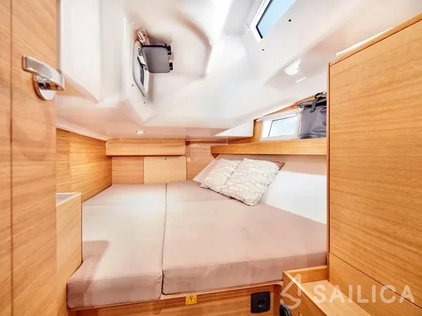 Elan Impression 40.1 - Yacht Charter Sailica