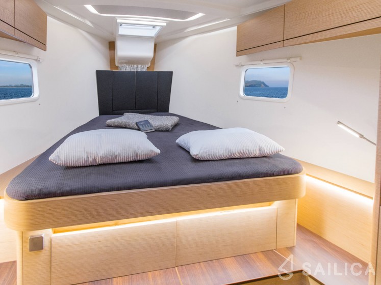 Hanse 418 - Yacht Charter Sailica