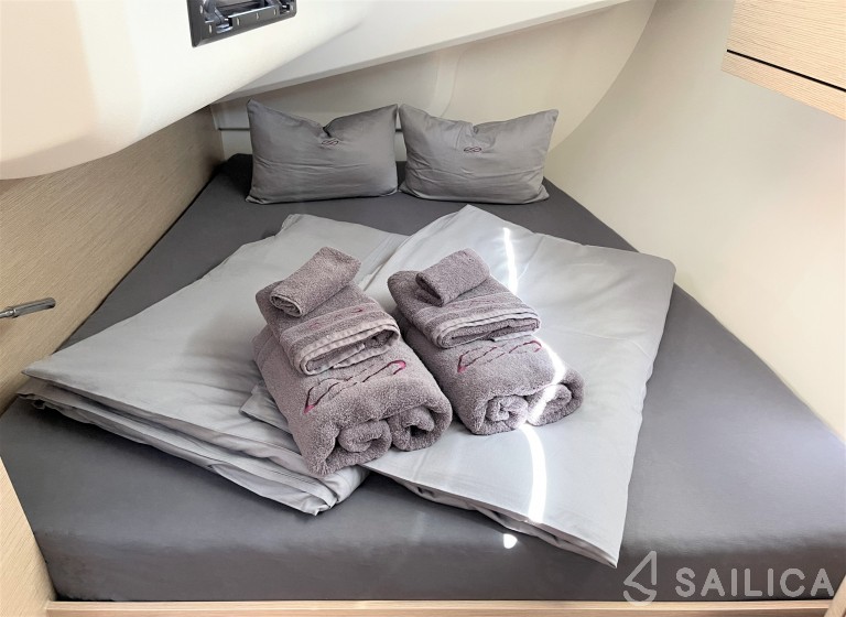 Hanse 418 - Yacht Charter Sailica