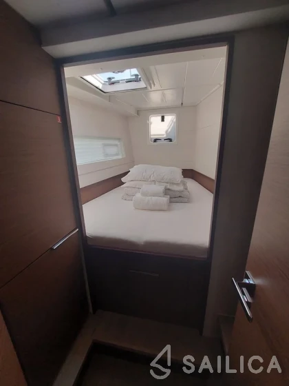 Lagoon 40 - Yacht Charter Sailica
