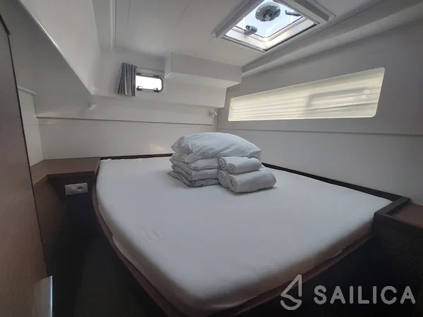 Lagoon 40 - Yacht Charter Sailica