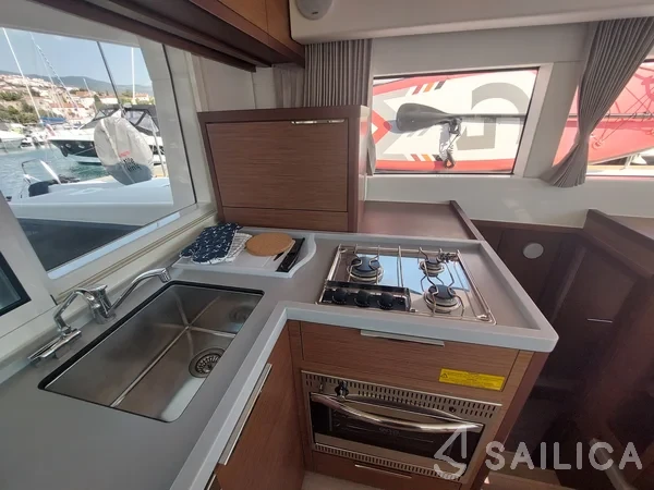 Lagoon 40 - Yacht Charter Sailica