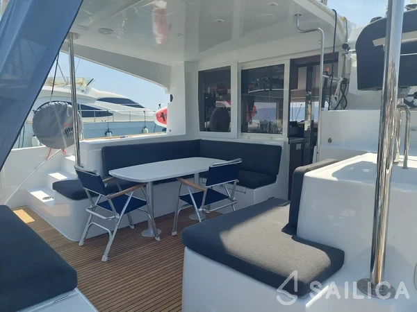 Lagoon 40 - Yacht Charter Sailica