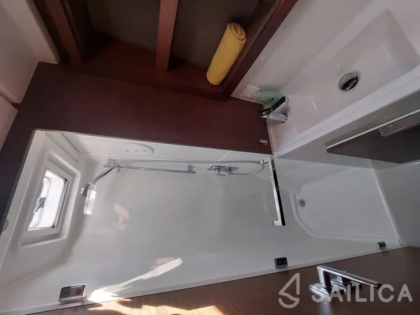 Lagoon 40 - Yacht Charter Sailica