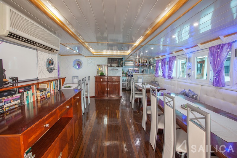 Motoryacht - Yacht Charter Sailica