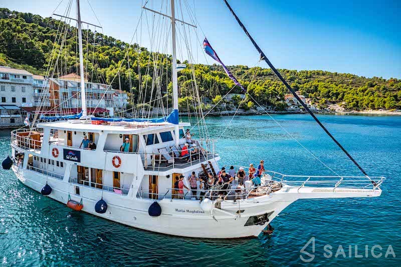 Motoryacht - Yacht Charter Sailica
