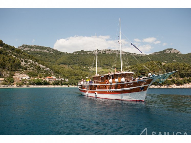 Motoryacht - Yacht Charter Sailica