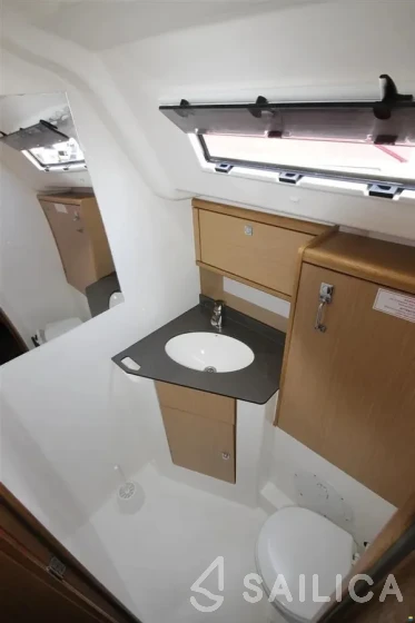Bavaria 51 Cruiser - Yacht Charter Sailica