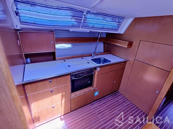 Bavaria 47 Cruiser - Yacht Charter Sailica