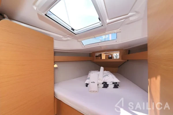 Dufour 360 GL - Yacht Charter Sailica