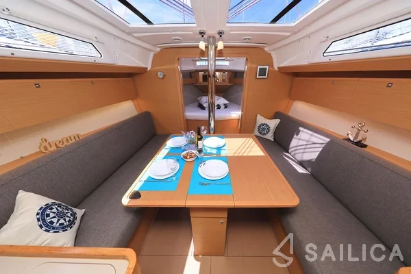 Dufour 360 GL - Yacht Charter Sailica