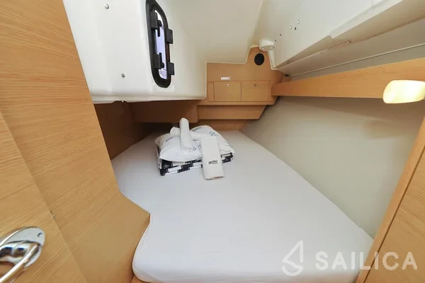 Dufour 360 GL - Yacht Charter Sailica