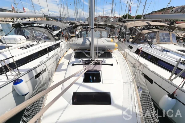 Dufour 360 GL - Yacht Charter Sailica