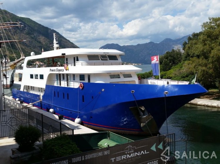 Custom Built - Yacht Charter Sailica