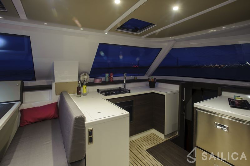 Nautitech 40 Open - 4 + 2 cab. - Yacht Charter Sailica