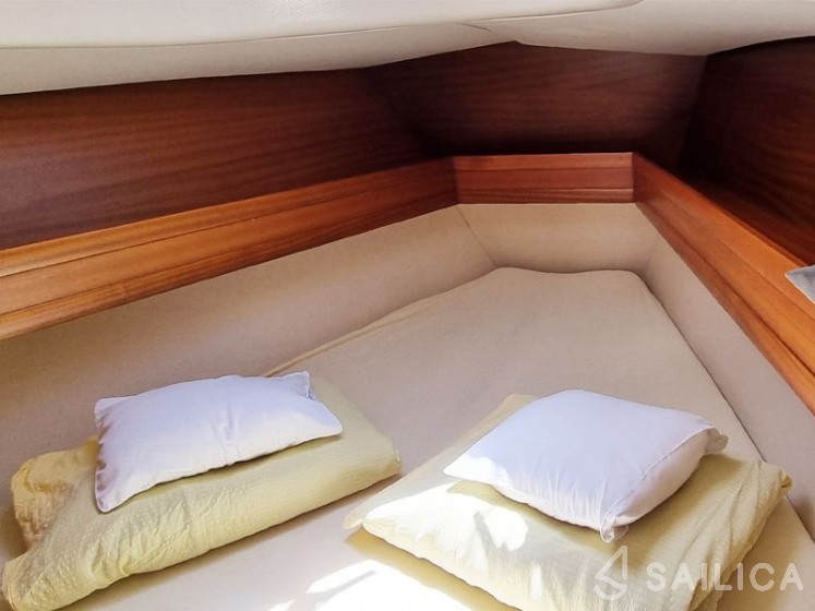 Salona 40 - Yacht Charter Sailica