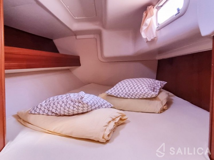 Salona 40 - Yacht Charter Sailica