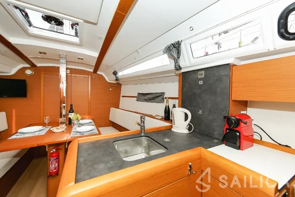 Sun Odyssey 349 - Yacht Charter Sailica