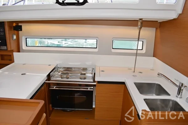 Sun Odyssey 440 - Yacht Charter Sailica