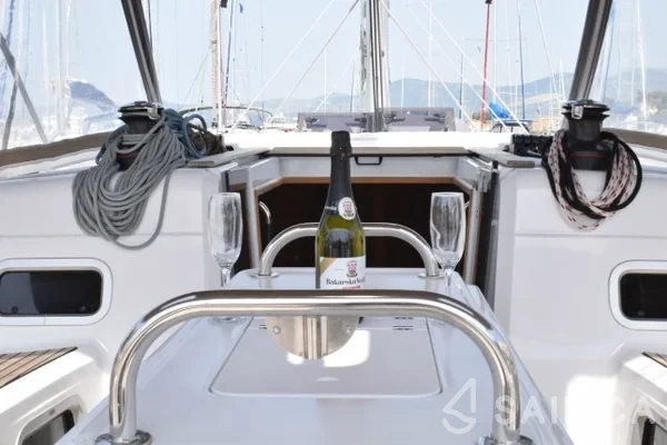 Sun Odyssey 519 - Yacht Charter Sailica