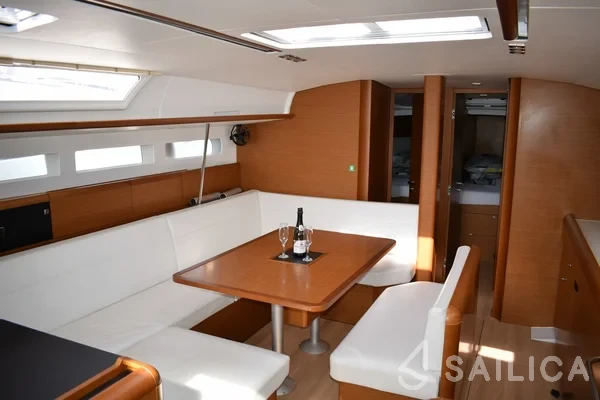 Sun Odyssey 519 - Yacht Charter Sailica