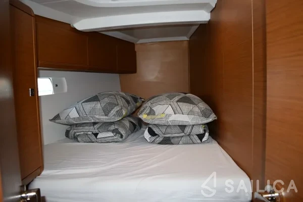 Sun Odyssey 519 - Yacht Charter Sailica
