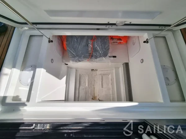 Antares 9 OB - Yacht Charter Sailica
