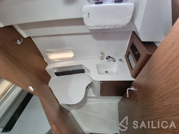Antares 9 OB - Yacht Charter Sailica