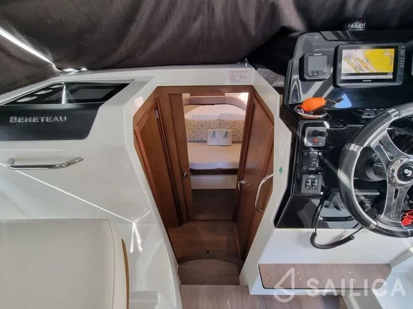 Antares 9 OB - Yacht Charter Sailica