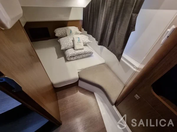 Antares 9 OB - Yacht Charter Sailica